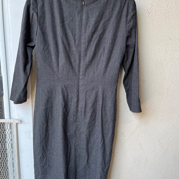 Liz Claiborne grey pinstripe dress size 8 1/2 sleeve - Picture 2 of 9